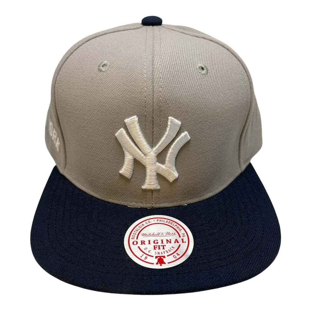 Mitchell & Ness New York Yankees Cooperstown Collection Gray and Navy Snapback H